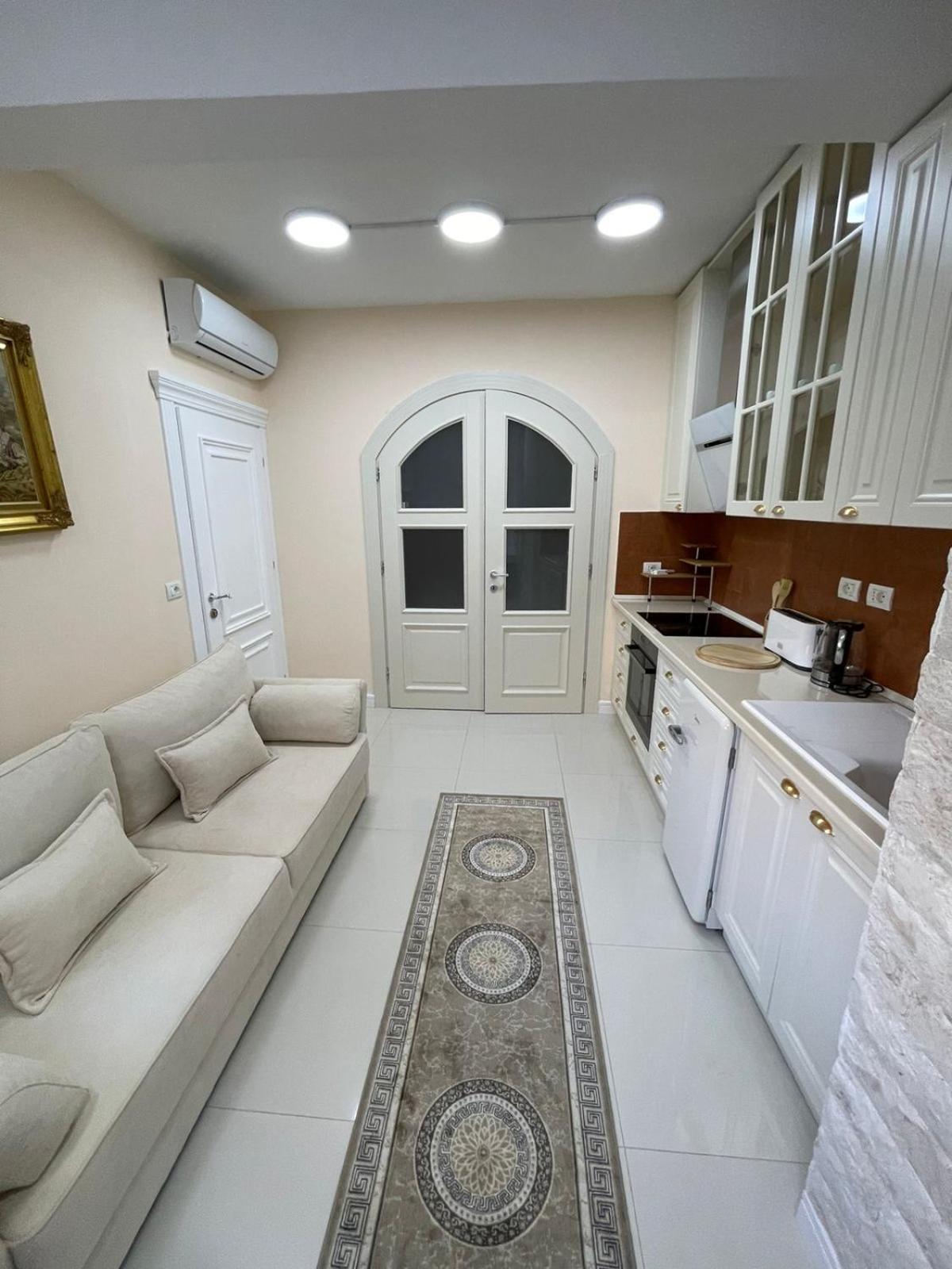 Near Me Apartments Тирана Екстер'єр фото